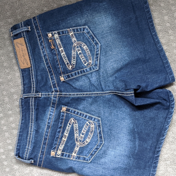 Seven Jean Shorts - Picture 2 of 8